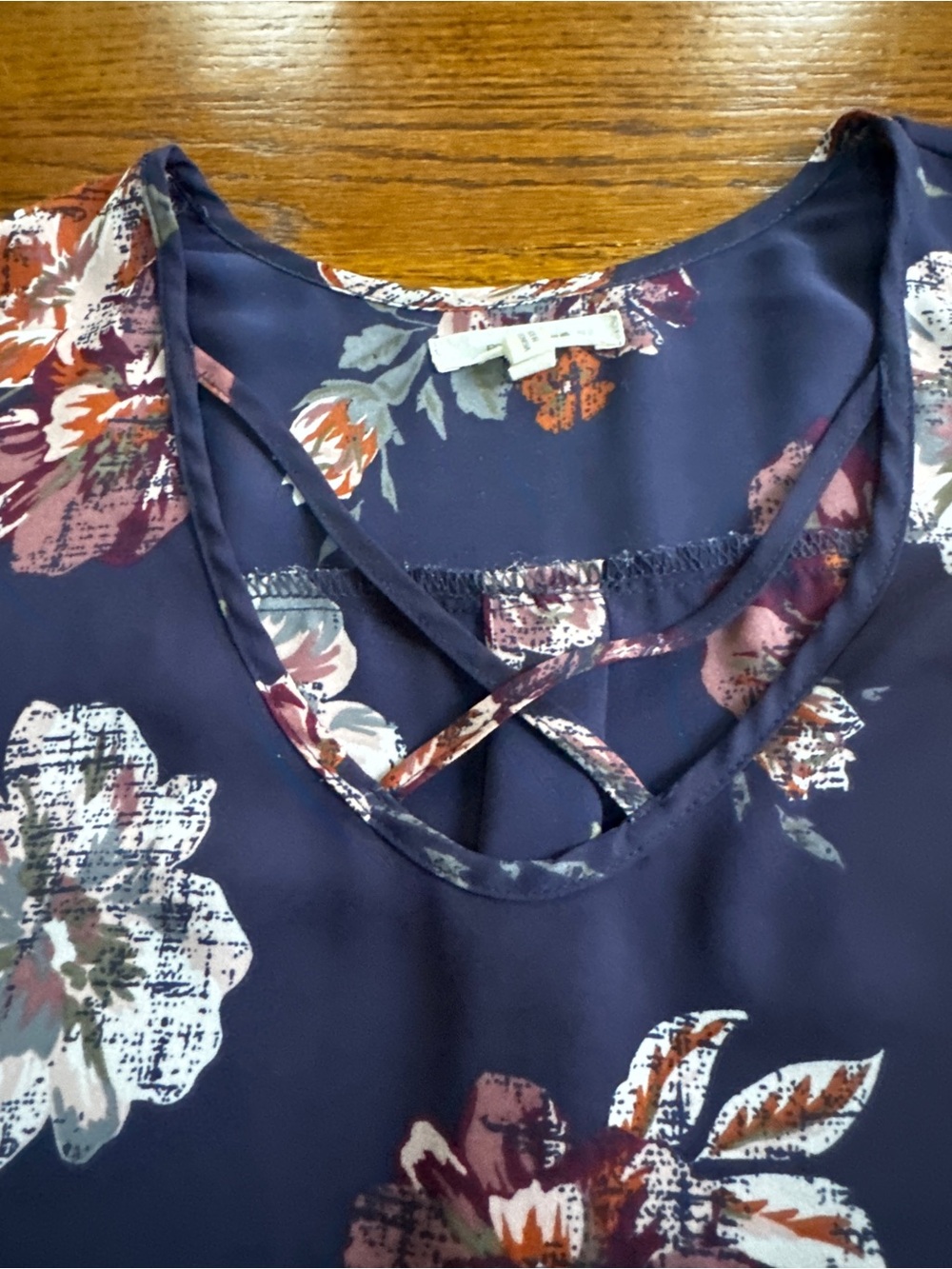 Maurices Navy Floral Short Sleeve Blouse Women's Size S - Picture 4 of 6